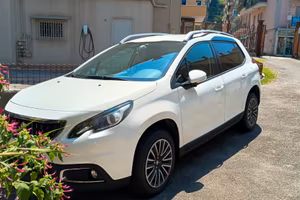 Peugeot 2008 autocarro n1