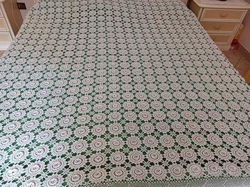 Copriletto matrimoniale all' uncinetto