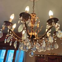 Lampadari in stile ben tenuti