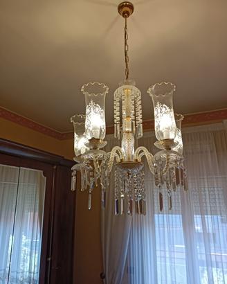 Lampadario e lampade vintage in cristallo