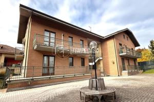 PIANEZZA - 4 Locali con Giardino e Terrazza