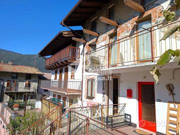 SOLEGGIATA PORZIONE DI CASA