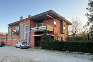San Sisto immobile industriale indipendente con uf