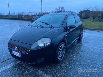 Grande punto tjet sport