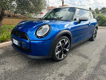 MINI Cooper C Favoured 156 CV 2024 - 11.800 km