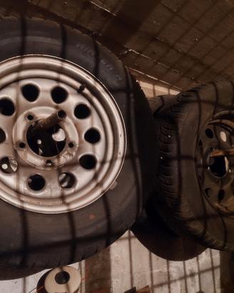 4 cerchi+ pneumatici invernali per Suzuki jimny 