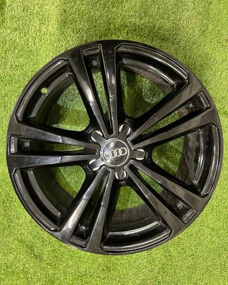 4 Cerchi 18" Originali Audi V-Spoke - Nero Lucido