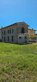 Ex Fienile/Rustico parzialmente ristrutturato