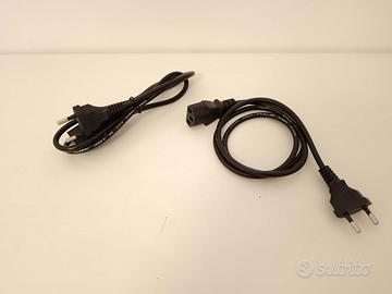 Due cavetti di alimentazione per PC, monitor, etc