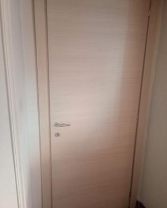 4 porte, scala interna ferro battuto, anta doccia