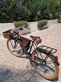 Bicicletta con borse in vera pelle 