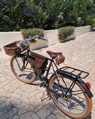 Bicicletta con borse in vera pelle 