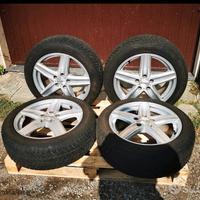 Gomme M+S con cerchi in lega Dezent   