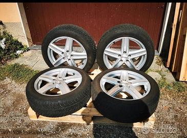 Gomme M+S con cerchi in lega Dezent   