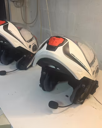 Coppia Caschi GIVI (Taglie S e XL) + Interfoni