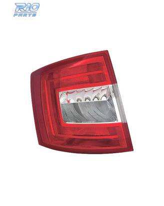 FANALE SINISTRO PER SKODA OCTAVIA SW 13-16 BIANCO 