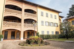Bilocale con Balcone, Box e Cantina in Cascina Reb