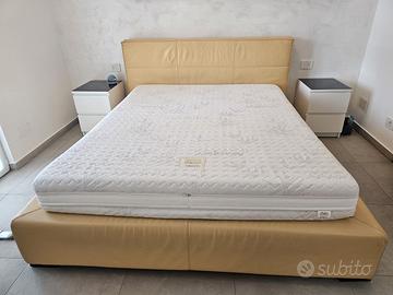 Letto matrimoniale in pelle con contenitore
