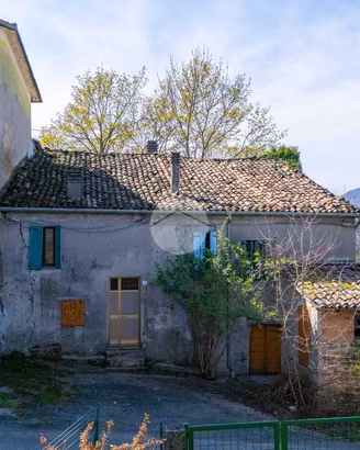 RUSTICO A LESIGNANO DE' BAGNI