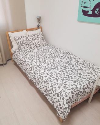 LETTO IN LEGNO MASSICCIO CON MATERASSO UNA PIAZZA