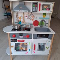 Cucina in legno giocattolo per bambini 