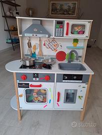 Cucina in legno giocattolo per bambini 