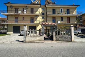 4 LOCALI A NOCERA TERINESE