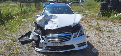 Mercedes E250 4Matic incidentata