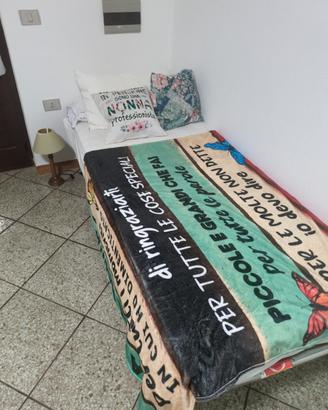letto singolo a rete  con materasso