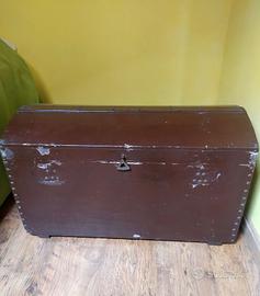 Cassapanca, baule in legno antico , arrotondato 