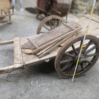 Carretto antico  in legno ,con sponde e freno.