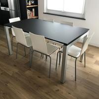 Tavolo pranzo Fenix nero con sedie - allungabile