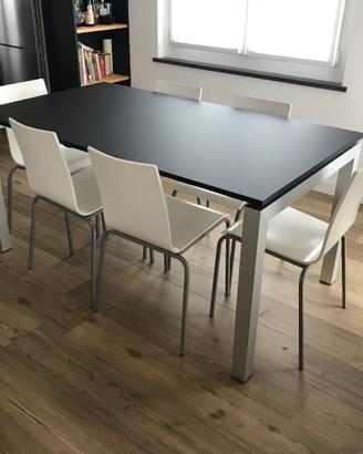 Tavolo pranzo Fenix nero con sedie - allungabile