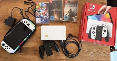 Nintendo Interruttore OLED bianco con 3 giochi e B