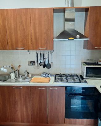 Cucina completa di elettrodomestici