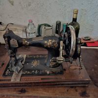 macchina da cucire tipo "singer"