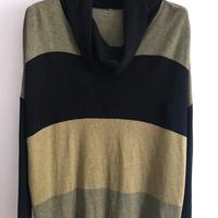 Maglione ampio e morbido a righe collo ad anello