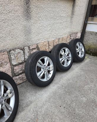 Gomme con cerchioni in lega