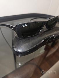 Occhiali da sole Ray-Ban neri RB 4058 da donna