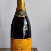 CHAMPAGNE VEUVE CLICQUOT PONSARDIN di Reims