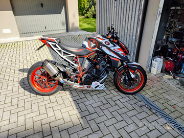 1290 super Duke,o permuto con 1290 superadventure