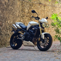 Triumph street triple 675