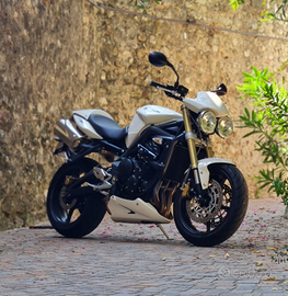 Triumph street triple 675