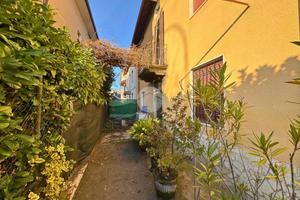 CASA SEMINDIPENDENTE A VILLONGO