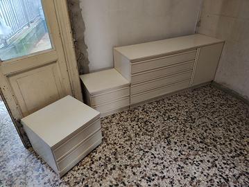 comò cassettiera più 2 comodini coordinati