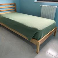 Letto singolo IKEA in legno con rete
