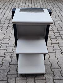 Carrello portastrumenti in metallo