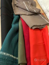 TESSUTI IN CREPE DI LANA TINTA UNITA PIÙ COLORI