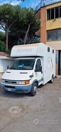 camion trasporto cavalli 4 posti