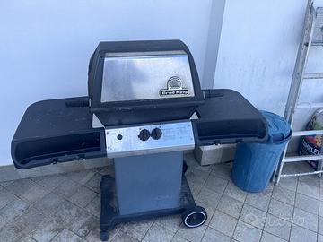 barbecue broil king, da pulire ma funziona bene